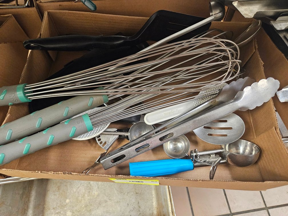 Assorted Kitchen Utensils