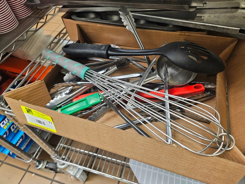 Assorted Kitchen Utensils