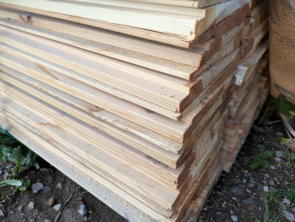 Western Red Cedar, 5/4x8, Select Tight Knot, Rabbeted Butt, Kiln Dried, 1296 Linear Feet, 743 Sq. Ft., 6' Lengths