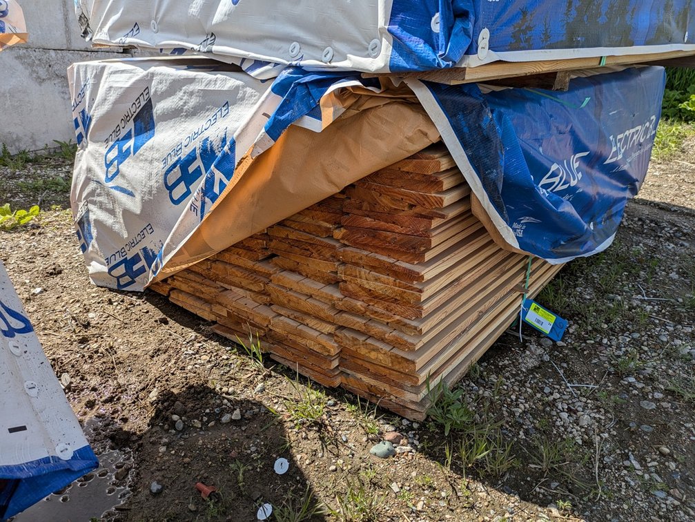 Western Red Cedar, 5/4x8, Select Tight Knot, Rabbeted Butt, Kiln Dried, 1296 Linear Feet, 743 Sq. Ft., 6' Lengths