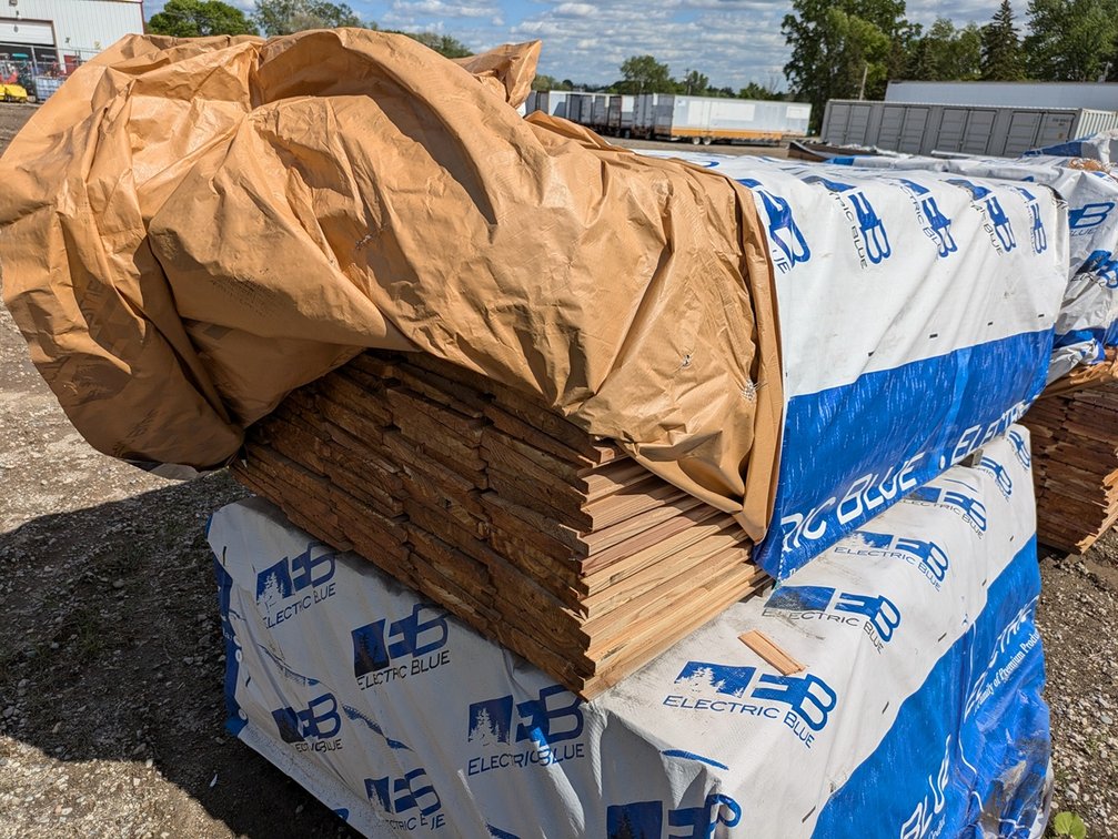 Western Red Cedar, 5/4x8, Select Tight Knot, Rabbeted Butt, Kiln Dried, 1296 Linear Feet, 743 Sq. Ft., 6' Lengths