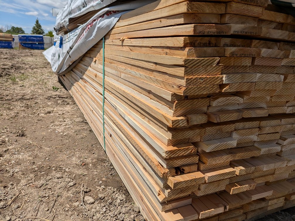 Western Red Cedar, 1x4 Utility, Kiln Dried, Ideal for Fence Boards - Pickets, 3753 Linear Feet, 8' to 12' Lengths