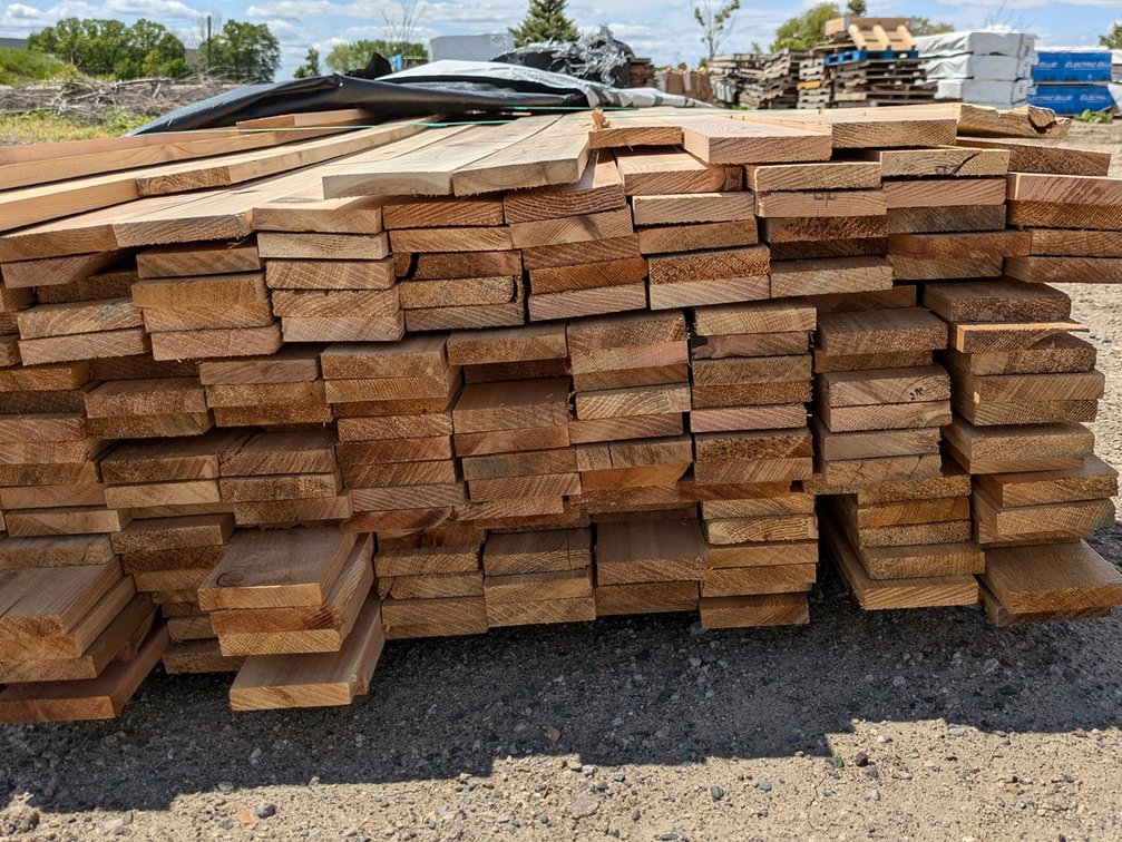 Western Red Cedar, 1x4 Utility, Kiln Dried, Ideal for Fence Boards - Pickets, 2084 Linear Feet, 8' to 10' Lengths