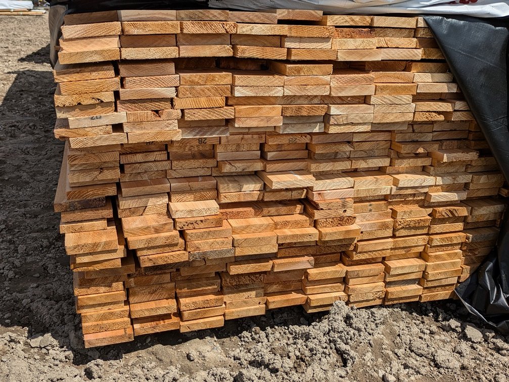 Western Red Cedar, 1x4 Utility, Kiln Dried, Ideal for Fence Boards - Pickets, 3777 Linear Feet, 8' to 12' Lengths