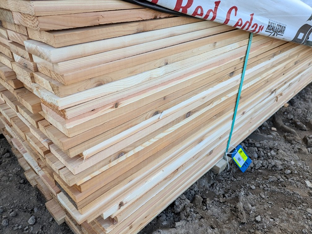 Western Red Cedar, 1x4 Utility, Kiln Dried, Ideal for Fence Boards - Pickets, 3630 Linear Feet, 8' to 12' Lengths