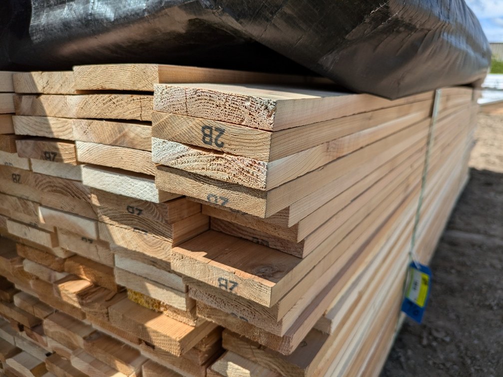 Western Red Cedar, 1x4 Utility, Kiln Dried, Ideal for Fence Boards - Pickets, 3399 Linear Feet, 8' to 10' Lengths