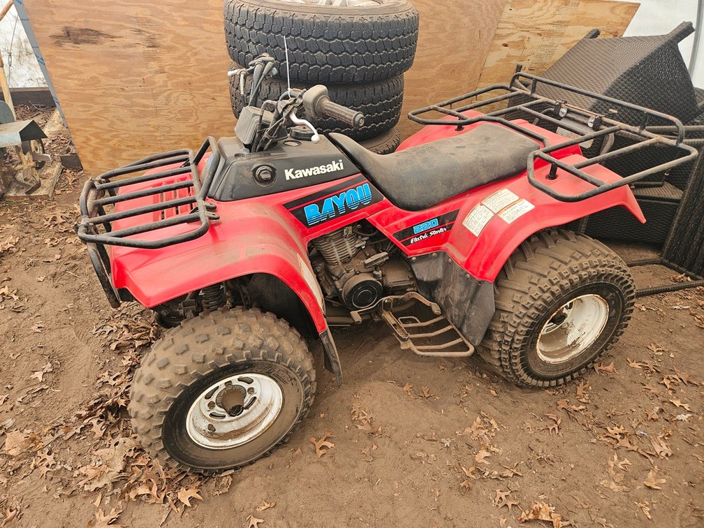 Kawasaki Bayou 220 4-Wheeler, Electric Start, 220cc, Does not start, may need carb work