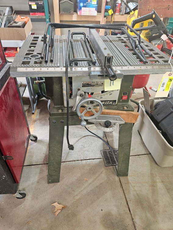 Makita Table Saw, Model 408695, 115V