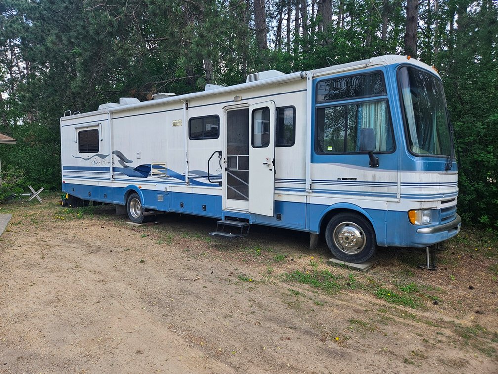 1999 Pace Arrow by Fleetwood 37' Motorhome