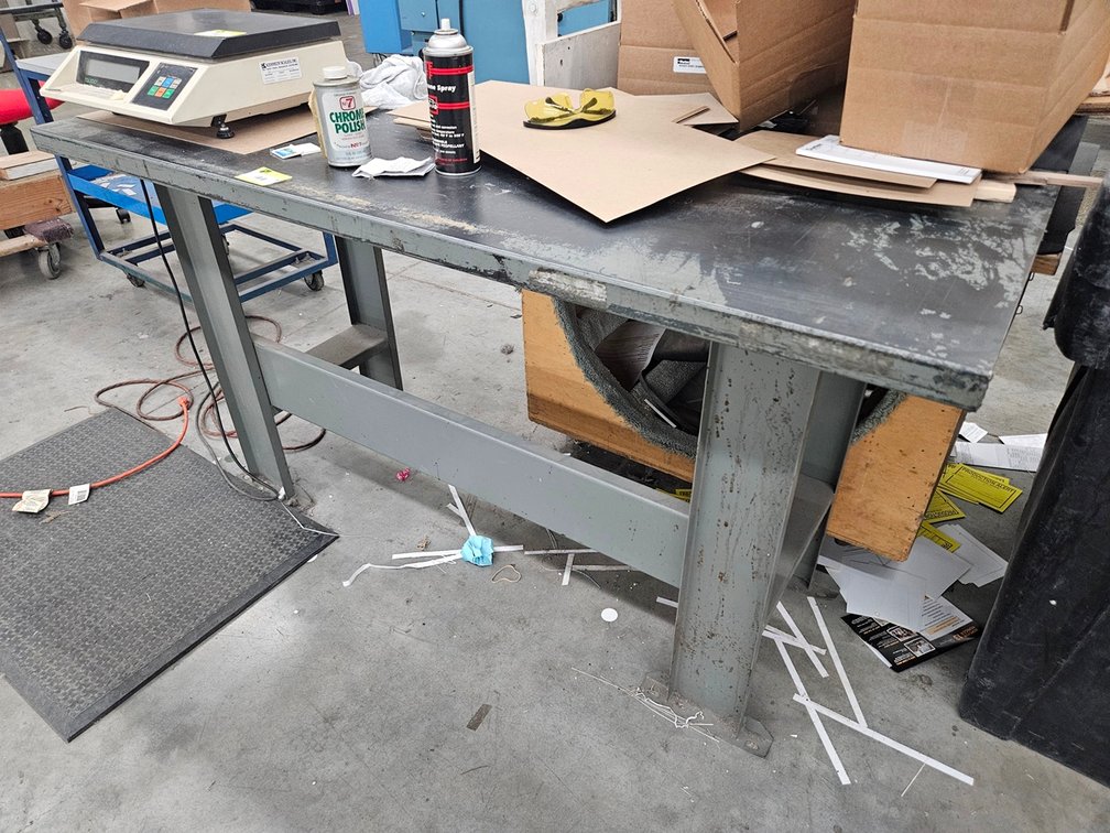 Metal Shop Table, 60"x24"x32"