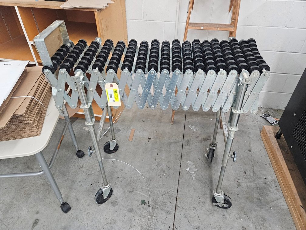 Accordian Conveyor on Wheels, 15" Wide