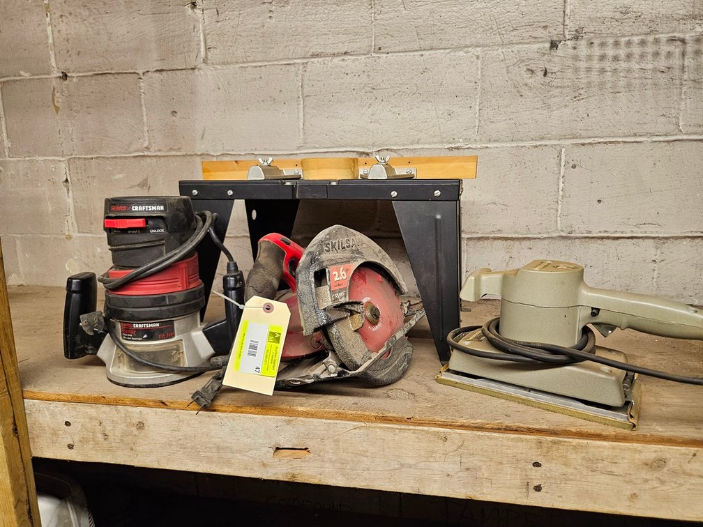 Skilsaw 7.25" Circular Saw, Craftsman Router, Router Table, Sander