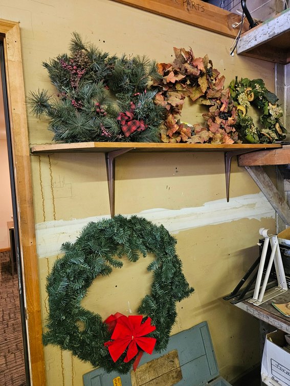 4 Assorted Wreaths