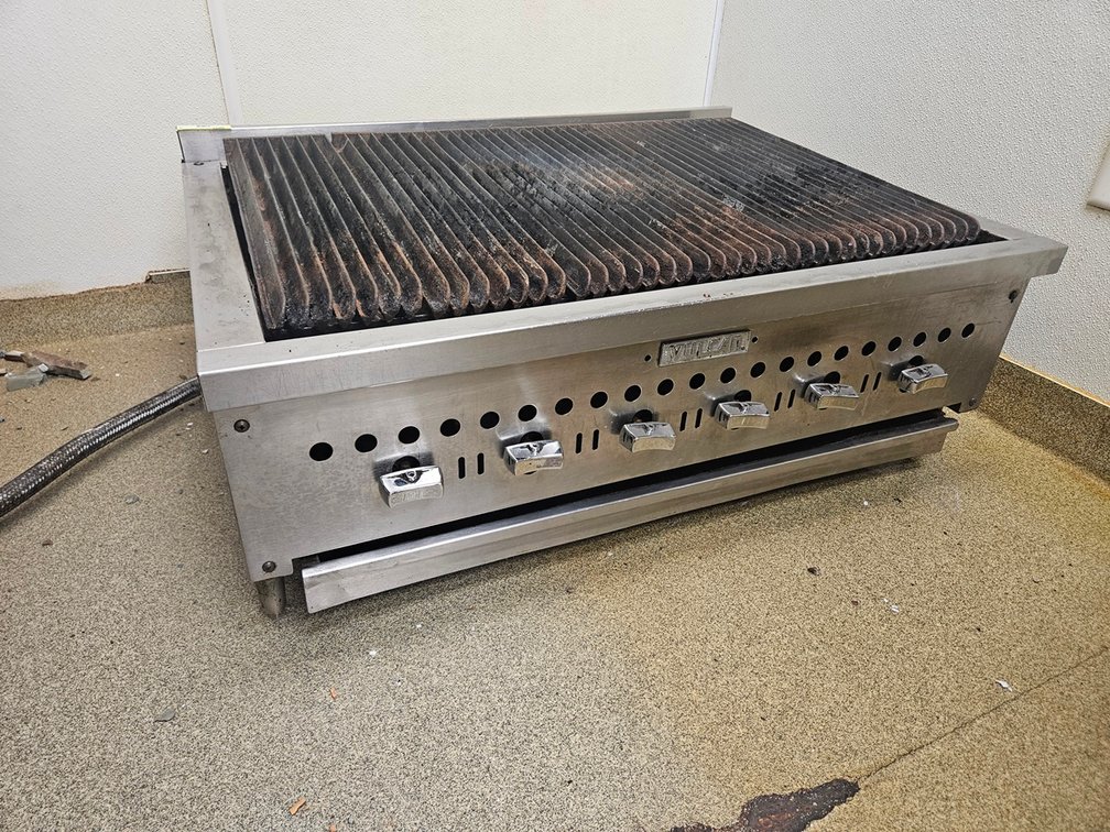 Vulcan 36" Char Grill, Gas