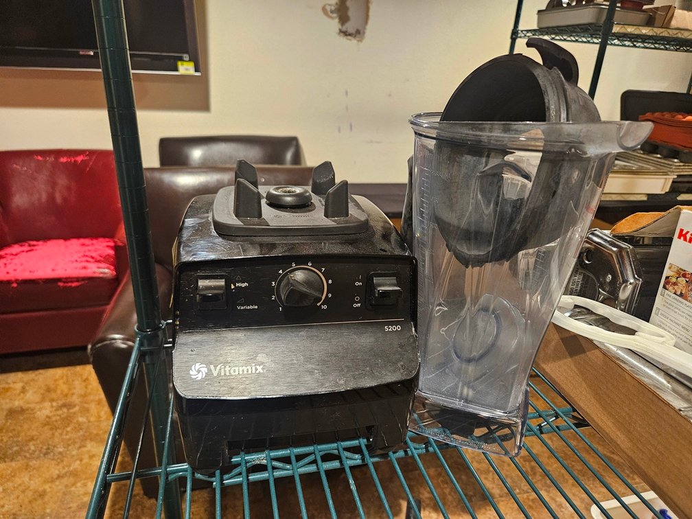 Vitamix Blender with Pitcher, Model VM0103