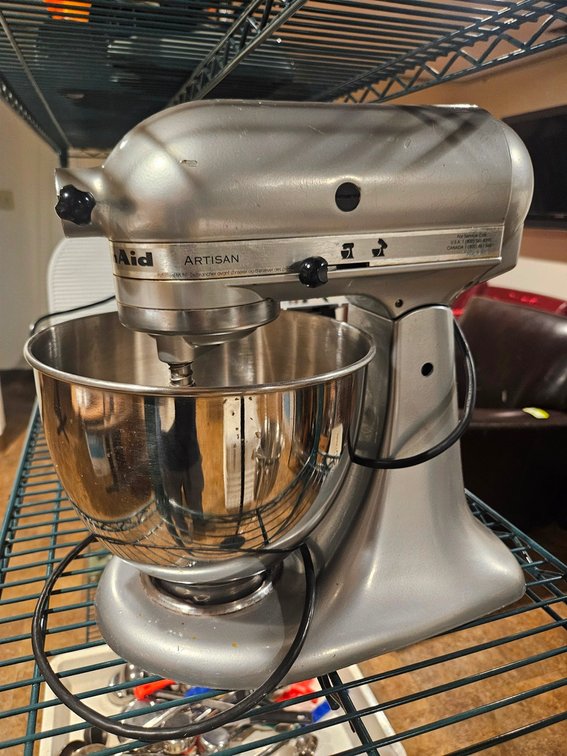 Kitchen Aid Artisan Mixer, 325W with Bowl and Whip