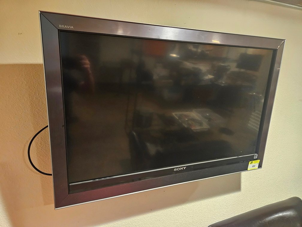 Sony Bravia 40" TV with Wall Mount