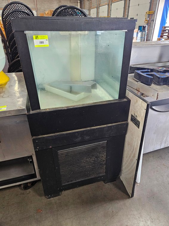 Marineland Commercial Aquarium/Lobster Tank, Model ML-23SL, 26"x26"x54"