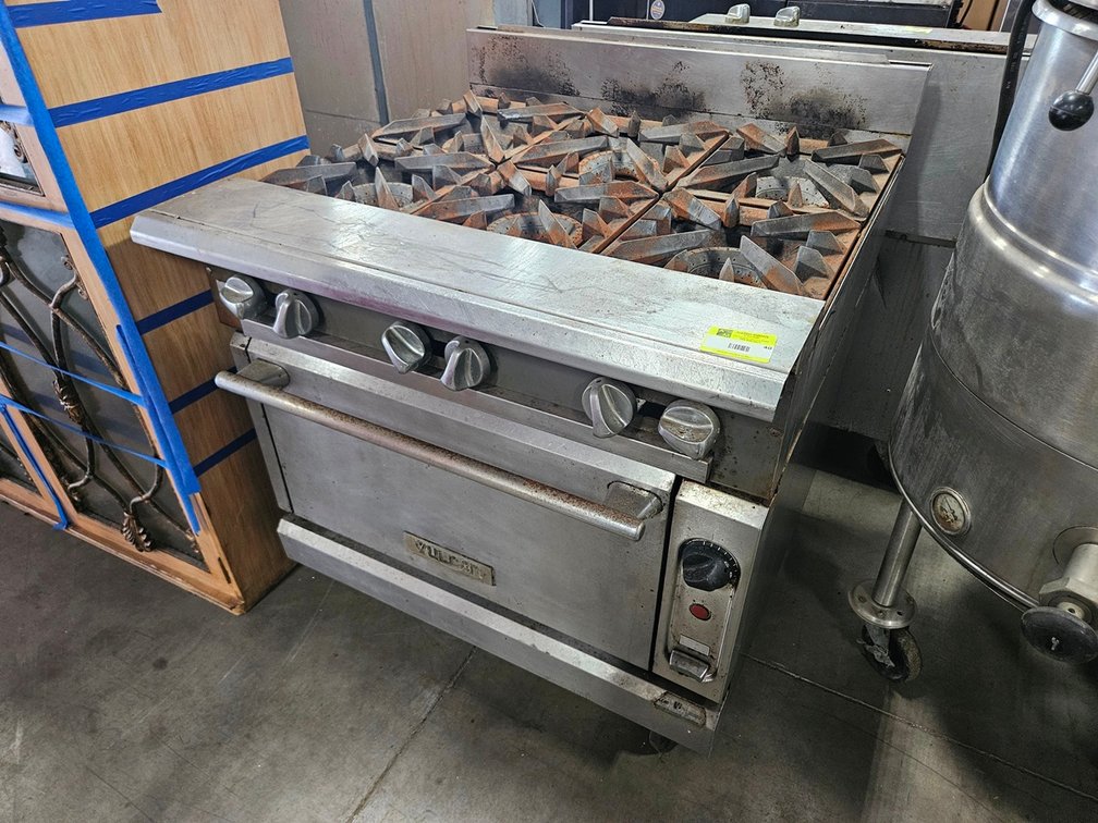 Vulcan 6 Burner/Oven on Wheels, Gas, 36"x36"x36"