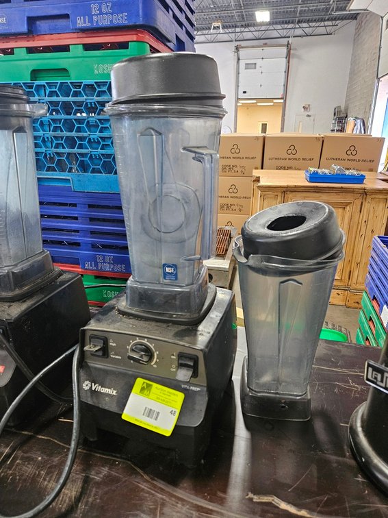 Vitamix Blender with 2 Pitchers