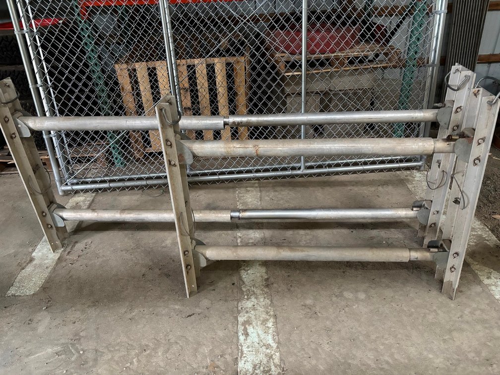 TrenShore Shoring Device, Pump Functional, Device needs rebuilt Hoses and Piston Seals, 8"x42" Panels, 50"-88" Operating Width