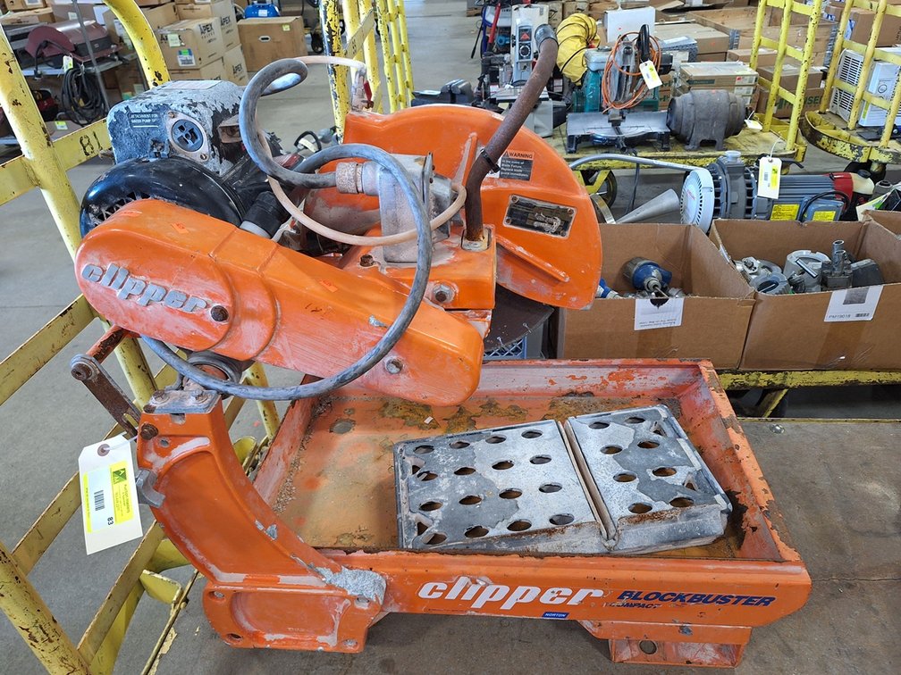 Norton Clipper Blockbuster Concrete Saw, Model BBC T56SW