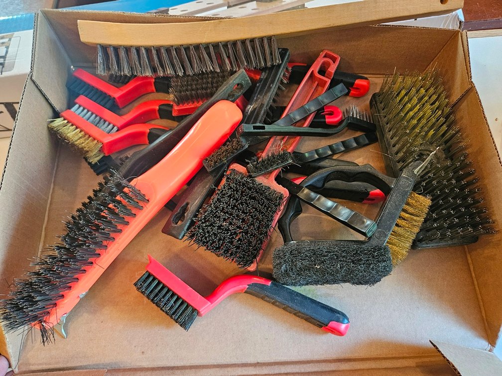 Assorted Brushes