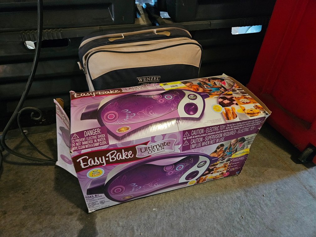 Picnic Set, Easy Bake Oven