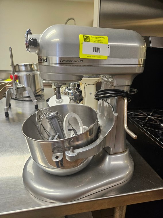 Kitchen Aid Professional HD 5 Qt Mixer with Bowl and Attachments