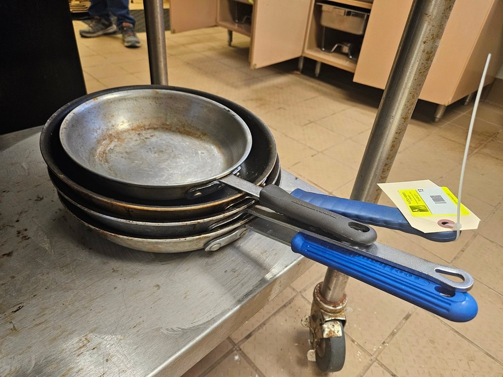 4 Assorted Fry Pans, 10" to 12"