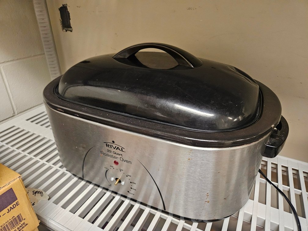 Rival 22 Qt. Roaster Oven