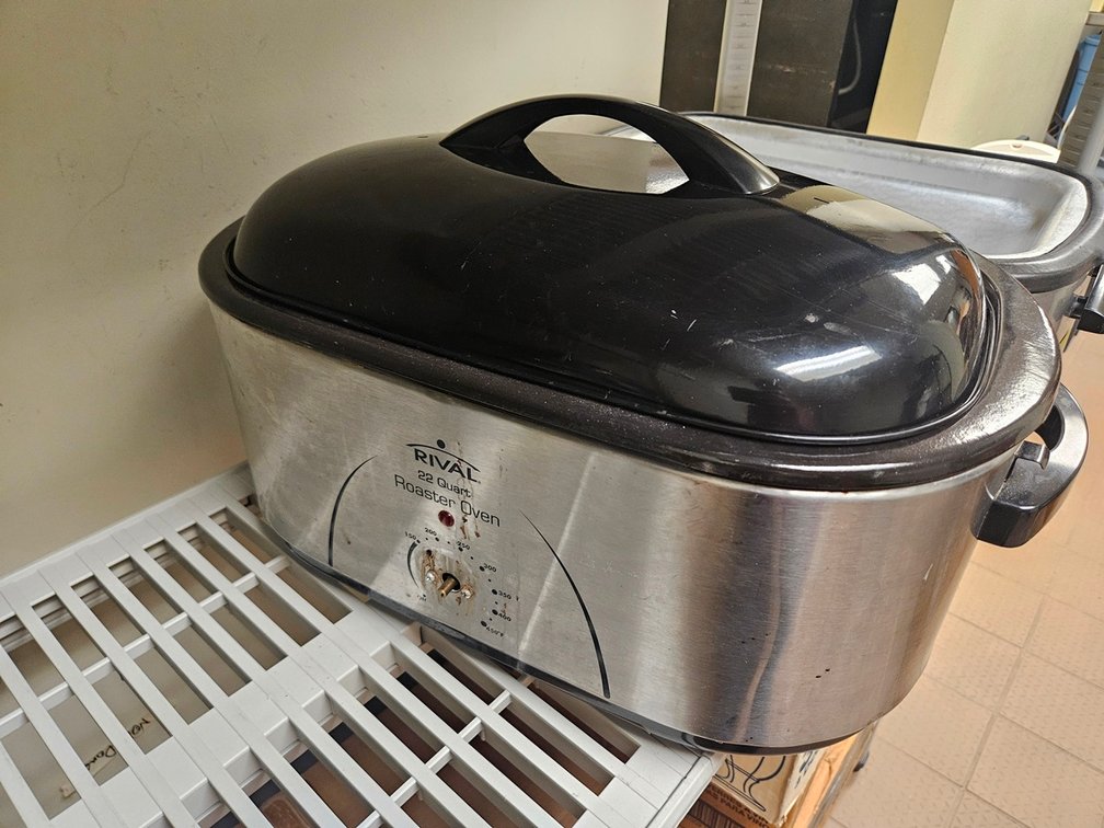 Rival 22 Qt. Roaster Oven