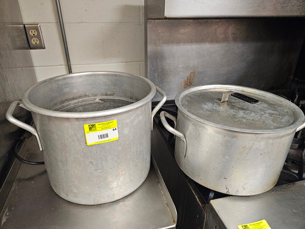 2 Assorted Aluminum Stock Pots, 13"x8" and 13"x10"