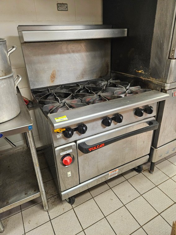 Vulcan 36" 6-Burner/Oven on Wheels with Overshelf, Nat. Gas