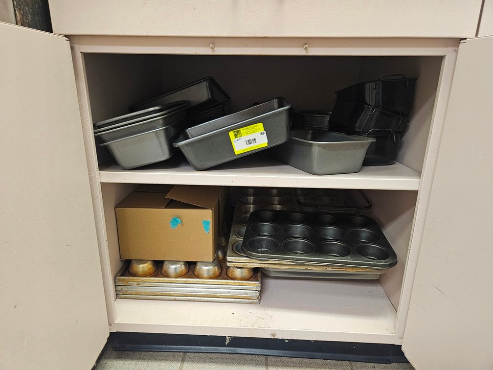 Assorted Baking Pans