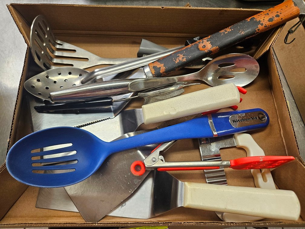 Assorted Kitchen Utensils