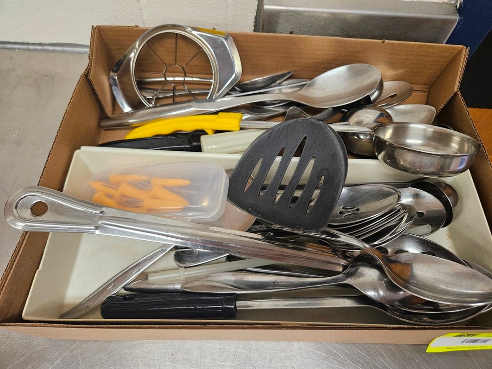 Assorted Kitchen Utensils