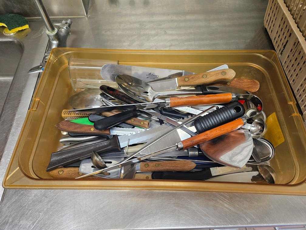 Assorted Kitchen Utensils