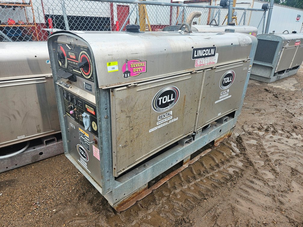 Lincoln Electric Shield-Arc SAE-500 Severe Duty Diesel Generator, Serial C1081100370, 4.4 Hours on Meter