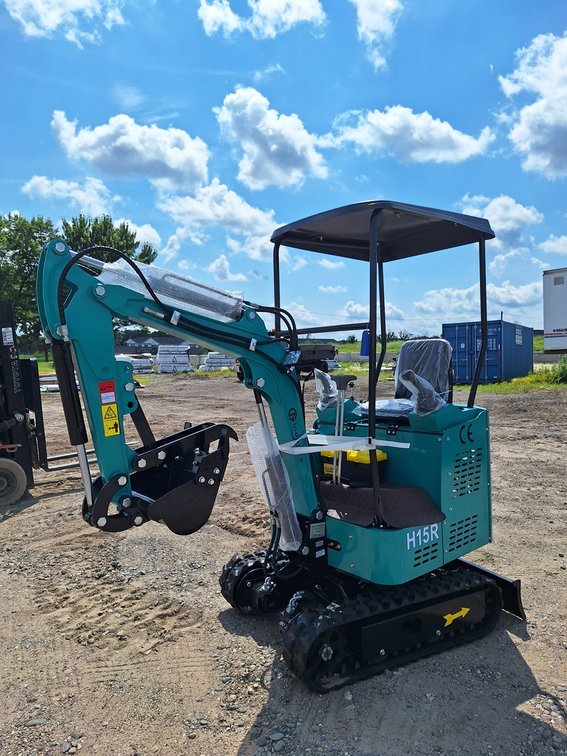 2025 CFG Mini Excavator, Model H15R, Serial H15R20250504K0056, 420cc Gas Engine, 8.6KW, 15" Bucket, 4' Long Tracks, 6" Wide Tracks, 38.5" Wide Base, Hydraulic Boom and Bucket Controls, Pilot System, Unused
