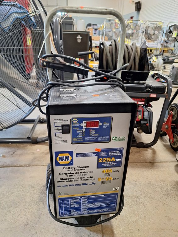 NAPA 225A 12V Battery Charger/Starter