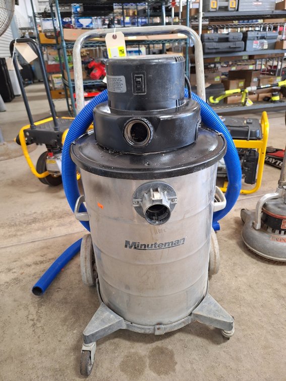 Dayton Industrial Wet/Dry Vacuum, Model 3Z709B