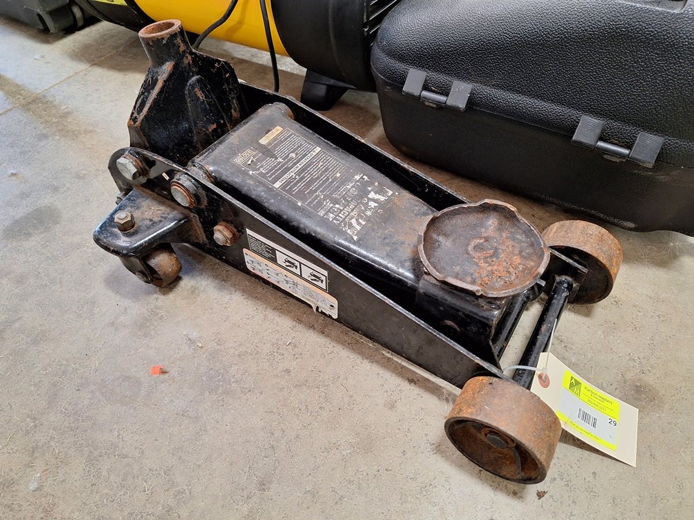 Low Profile 3 Ton Floor Jack