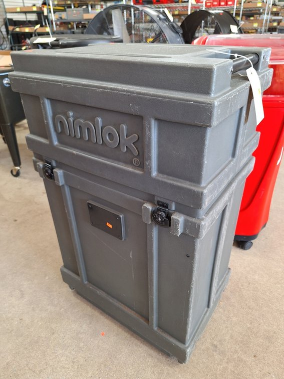 Nimlok Tradeshow Case, 23"x15"x39"