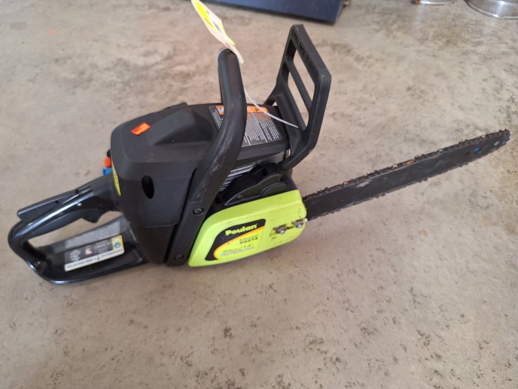 Poulan 14" Gas Chainsaw, Model P3314