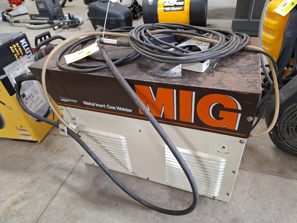 Montgomery Wards Mig Welder with Wire Feed, Model 117-00-00