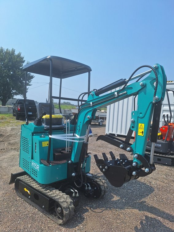 2025 CFG Mini Excavator, Model H15R, Serial H15R20250525K0100, 420cc Gas Engine, 8.6KW, 15" Bucket, 4' Long Tracks, 6" Wide Tracks, 38.5" Wide Base, Hydraulic Boom & Bucket Controls with Pilot System, EPA, Unused