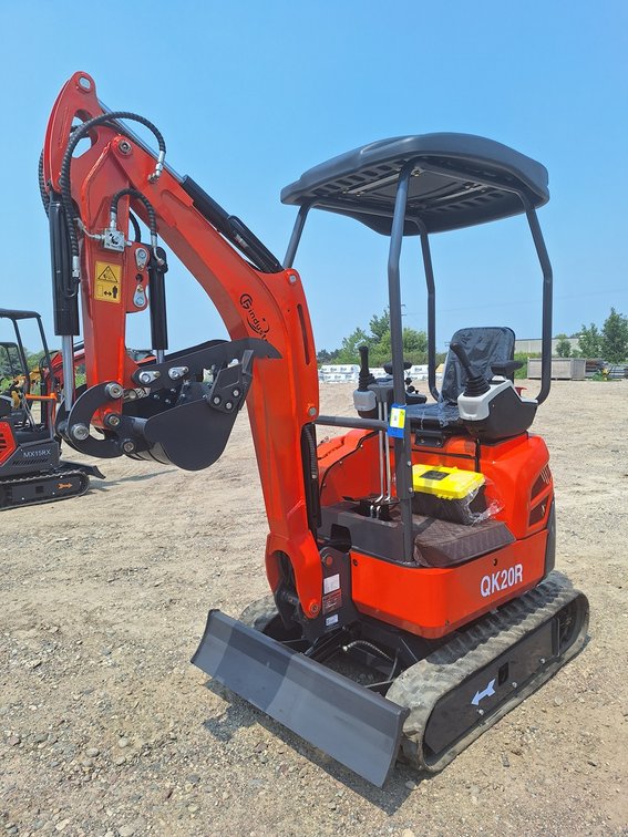 2025 CFG Mini Excavator, Model QK20R, Serial QK20R202505250241, RATO, 23HP, 16.8KW, Gasoline Engine with EPA, Bkt, 2 Cylinders, Side Swing, Unused
