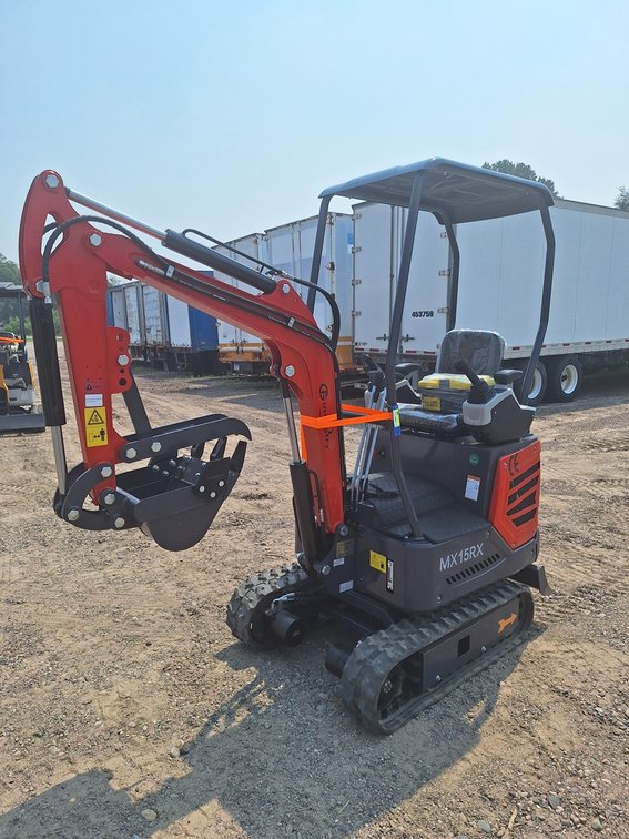 2025 CFG Mini Excavator, Model MX15RX, Serial MX15RX2025X000732, RATO, 13.5HP, 8.6KW with Pilot System, Gasoline Engine with EPA, BKT, Unused