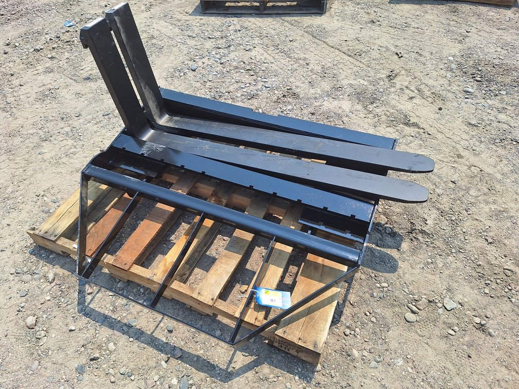 2025 Mower King Skid Steer Forks, Model SA, Adjustable, Quick Attach, 4,000lbs Rating, 352 lbs, 4\uFFFd1.4\uFFFd50, Unused